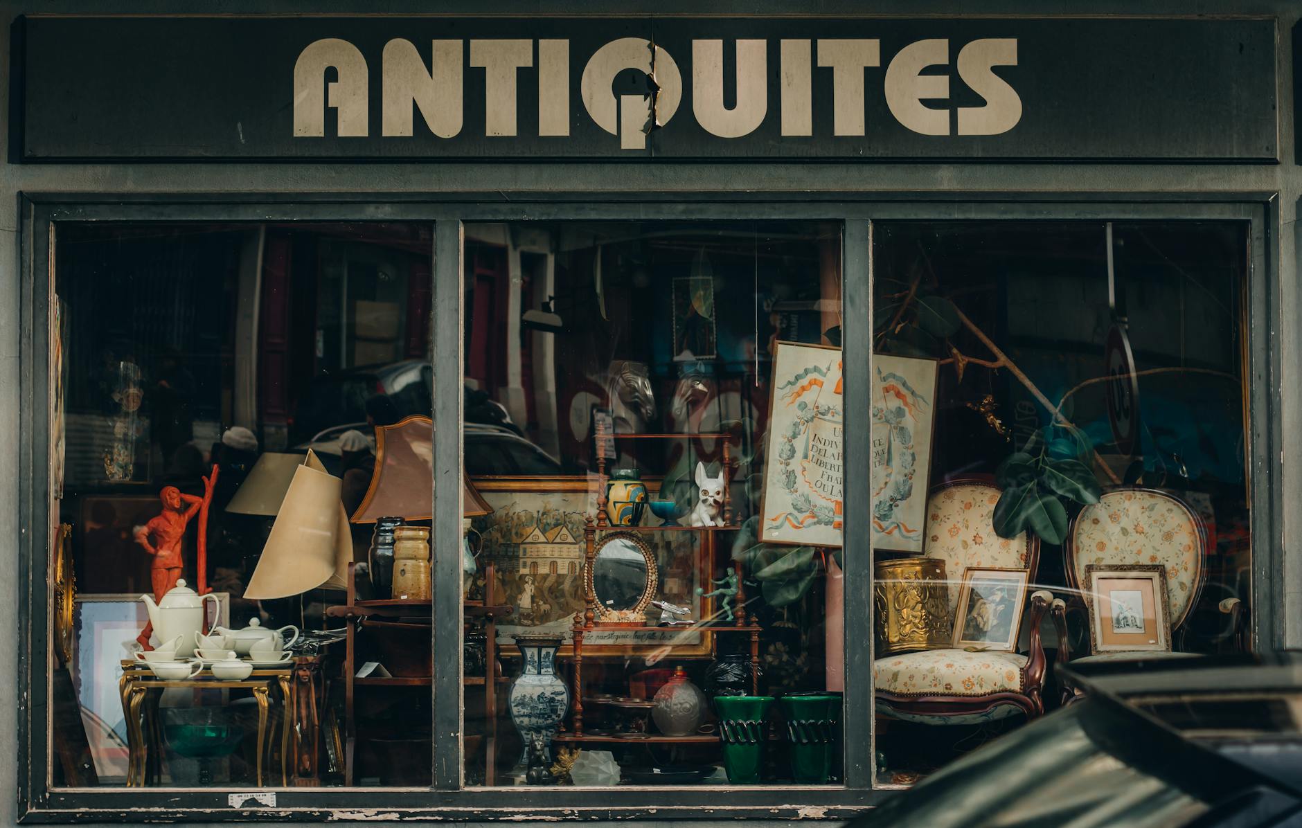 How to Find Vintage Jewellery at UK Charity Shops